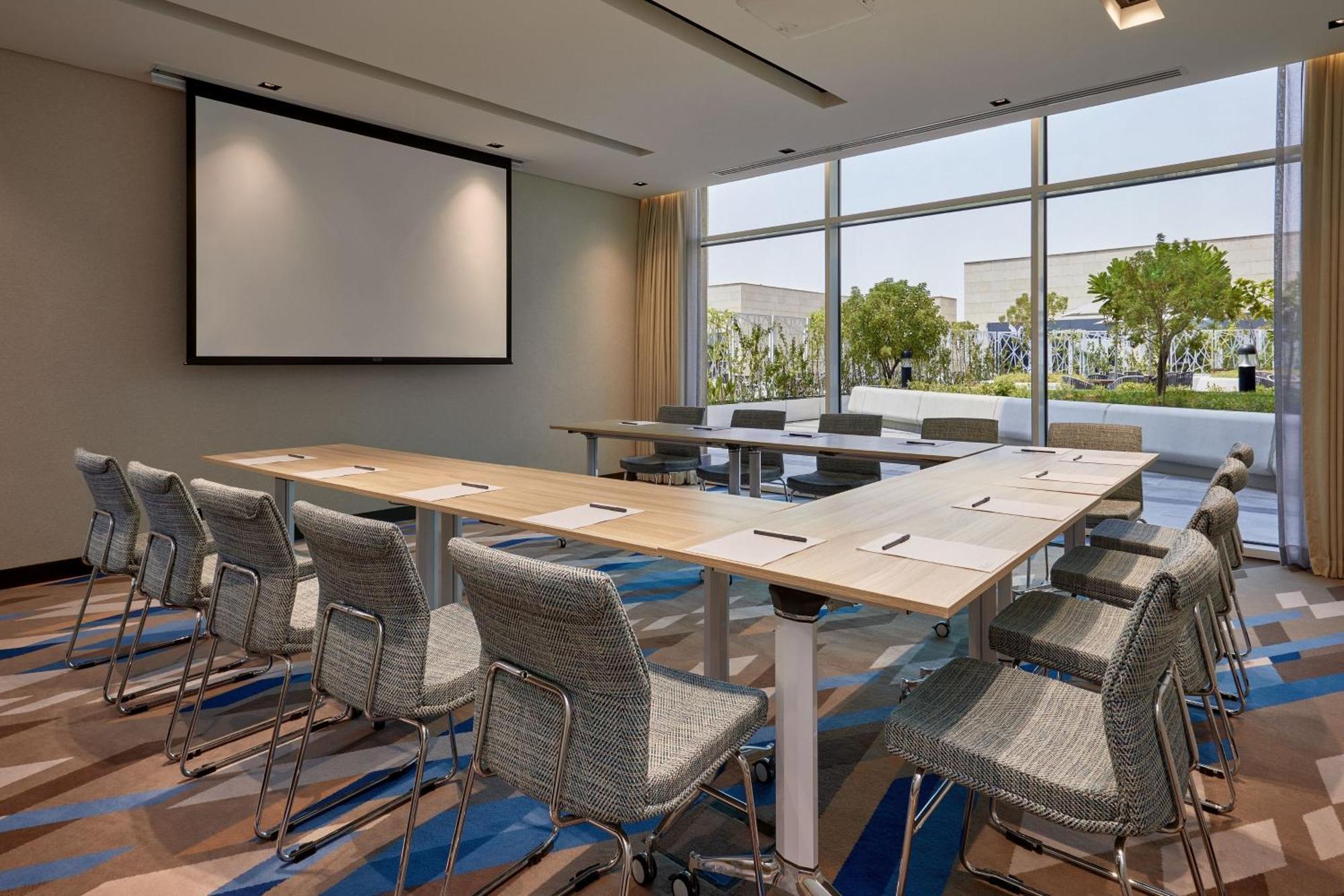 Courtyard By Marriott Jubail Hotell Exteriör bild