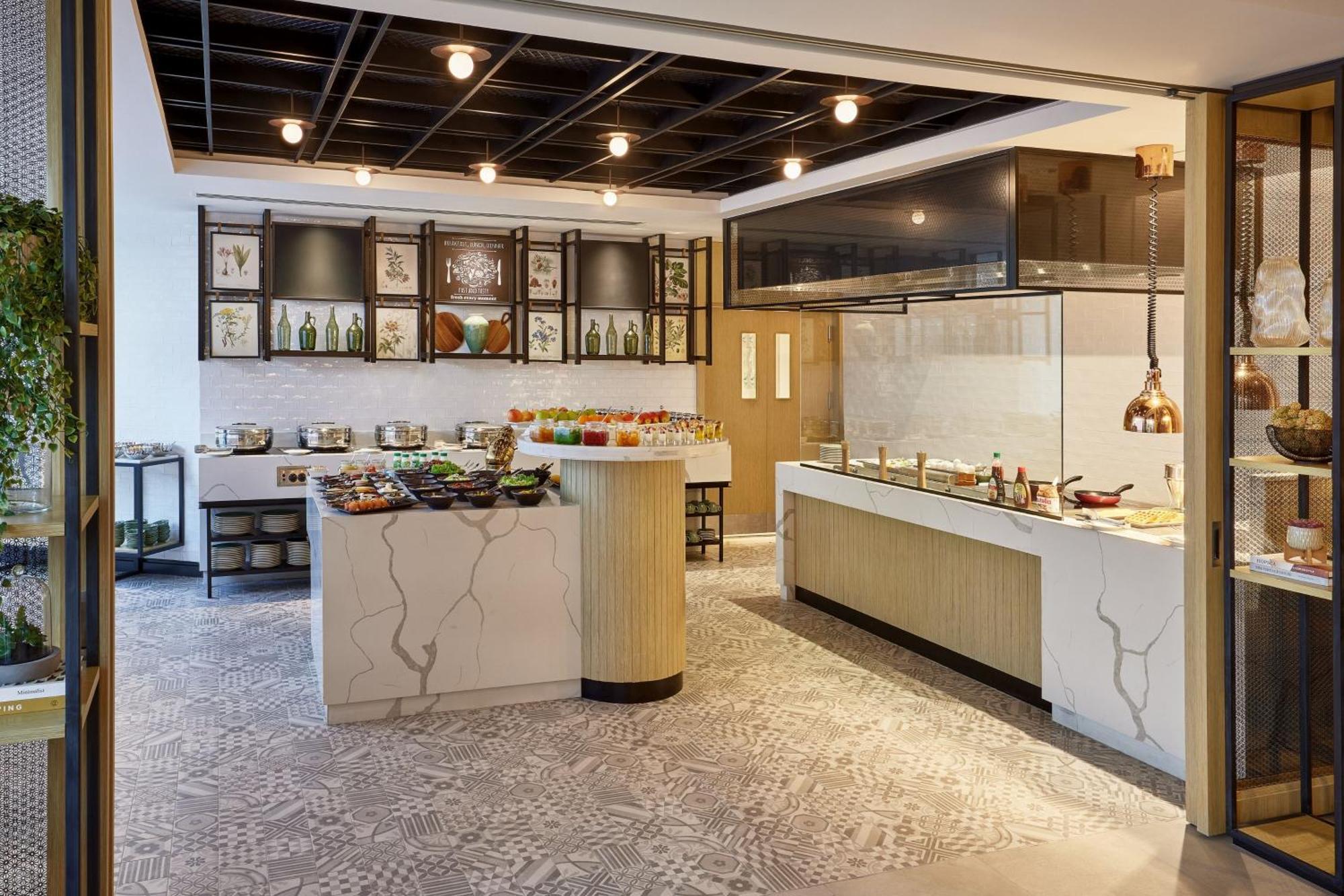 Courtyard By Marriott Jubail Hotell Exteriör bild