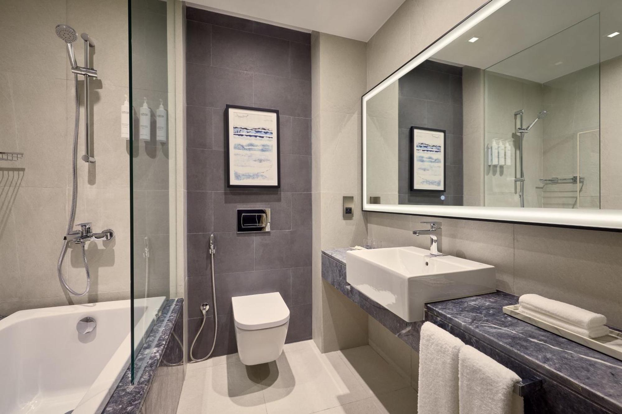 Courtyard By Marriott Jubail Hotell Exteriör bild