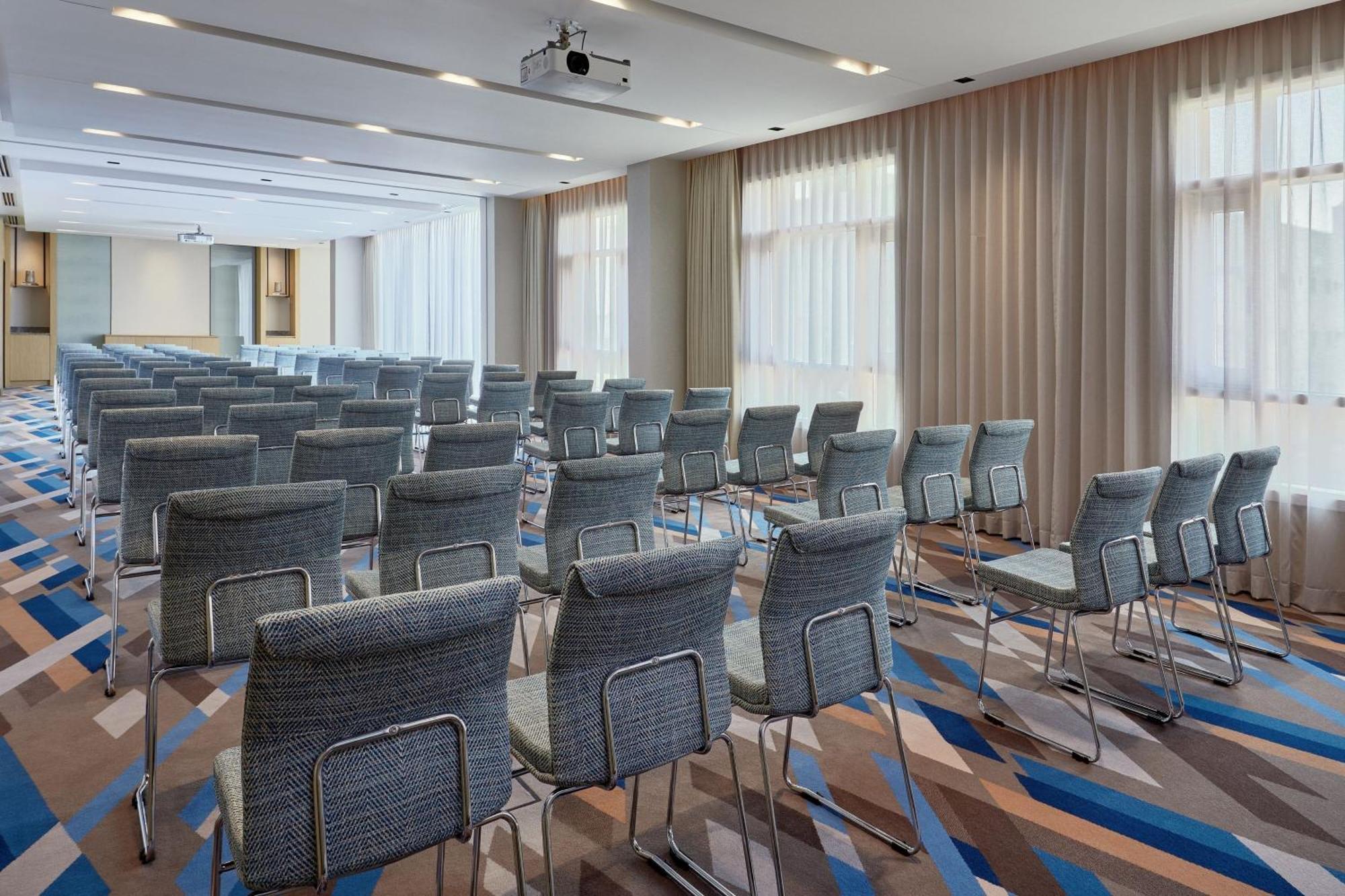 Courtyard By Marriott Jubail Hotell Exteriör bild